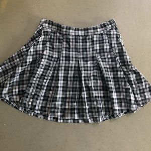 black & white plaid pleated mini skirt